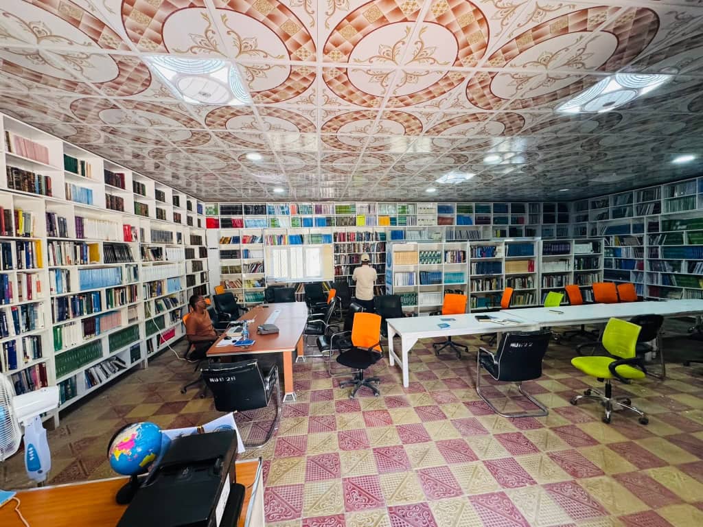 Nugaal University library and campus environment